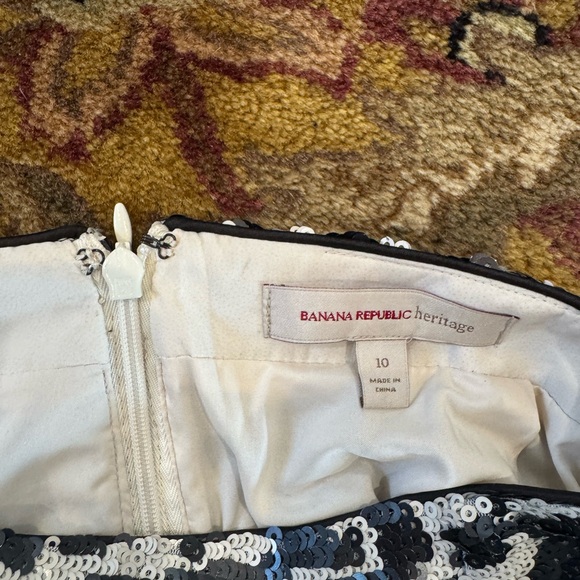Sparkly Black & Cream Banana Republic Skirt - Picture 2 of 2